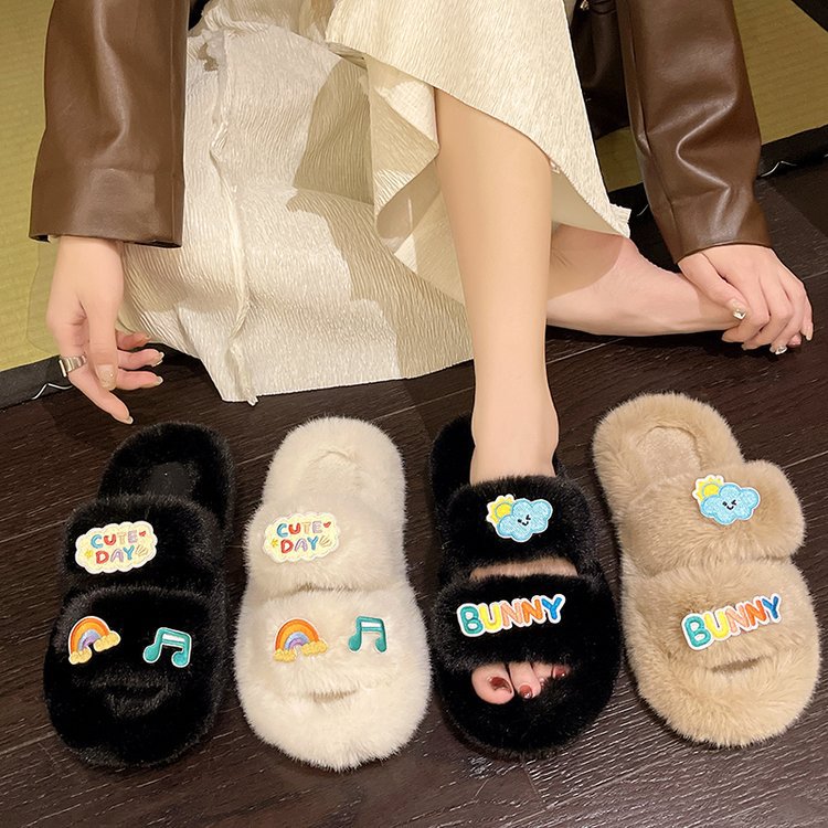 In the autumn and winter of 2025, there are thick-soled, fluffy, cute, niche, casual and versatile women's slippers details Picture