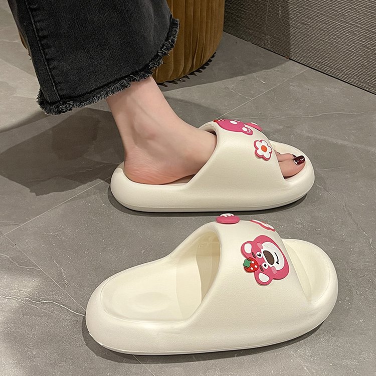 2025 New style sandals for women's summer outerwear, foreign trade fashion strawberry bear thick-soled indoor bathroom poop feel beach flip-flops Application Scenario