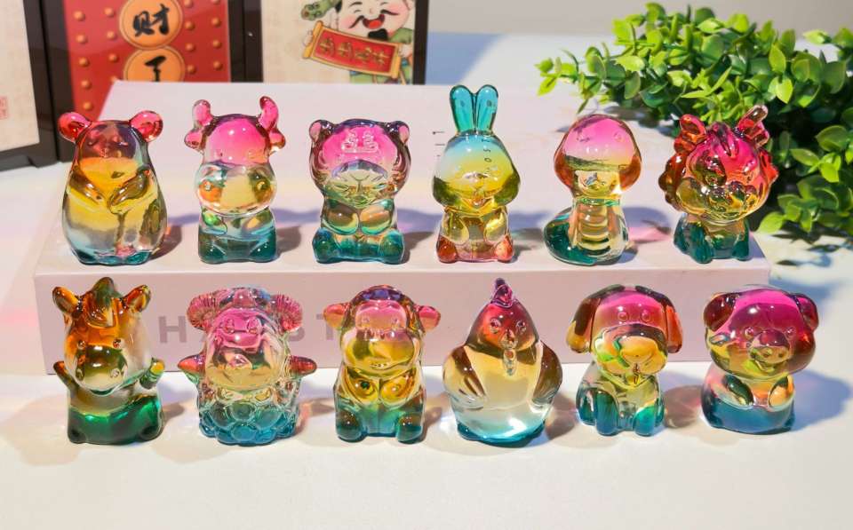 爆款压型水晶卡通水晶十二生肖系列，鼠牛虎兔龙蛇马羊猴鸡狗猪，生日礼品属性