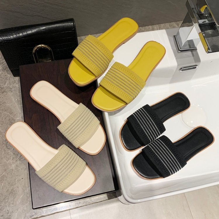 Flat flip-flops for women to wear outside 2025 summer new fashion flip-flops, internet-famous knitted one-line student lazy slippers details Picture