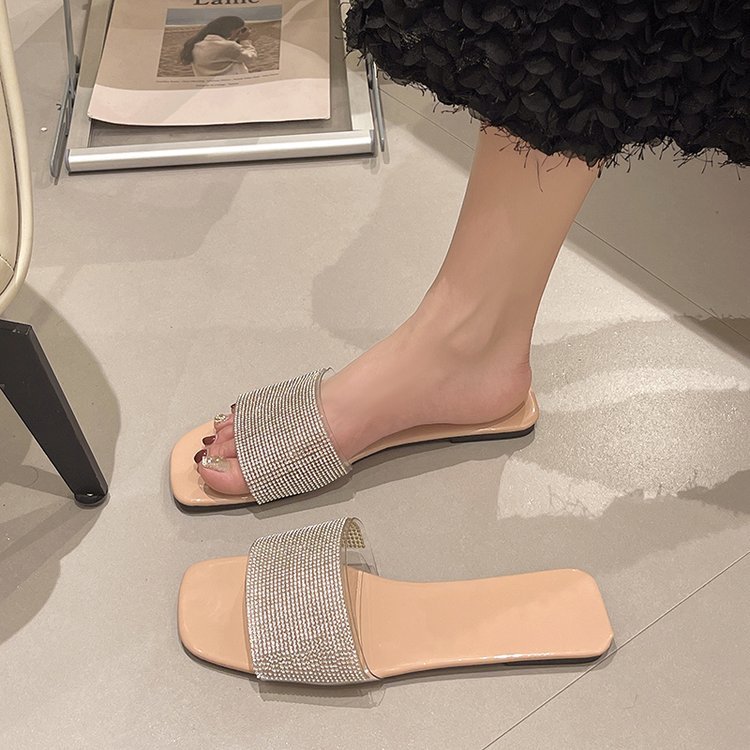 Water diamond slippers for women's summer outerwear, Korean style versatile flat cool slippers, 2025 summer Internet celebrity one-shoulder slippers Application Scenario