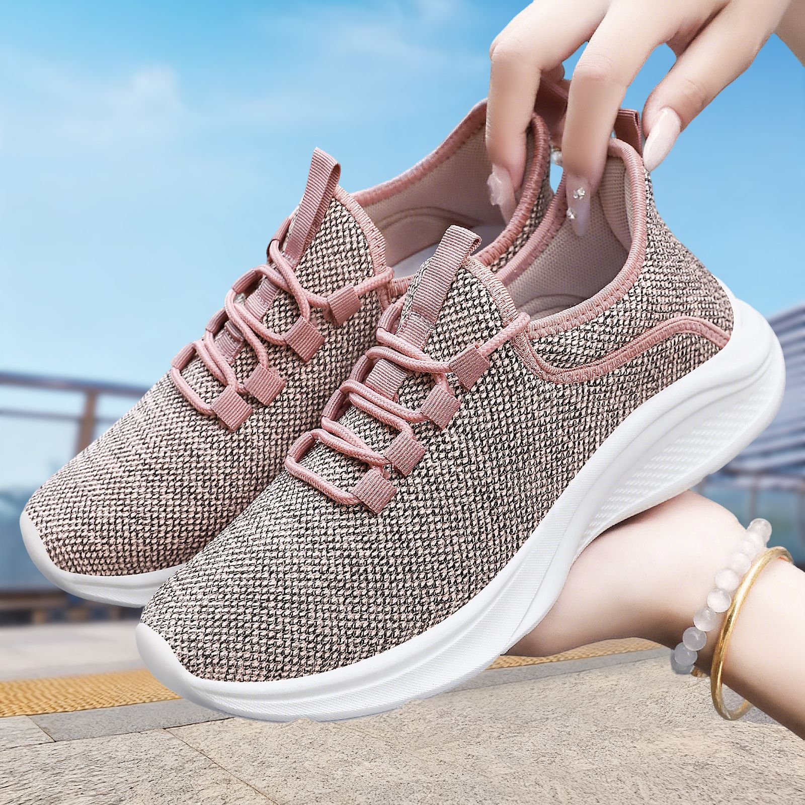 New versatile women's casual sports shoes, breathable walking net shoes, soft-soled and comfortable Feizhi women's shoes are available for delivery full figure