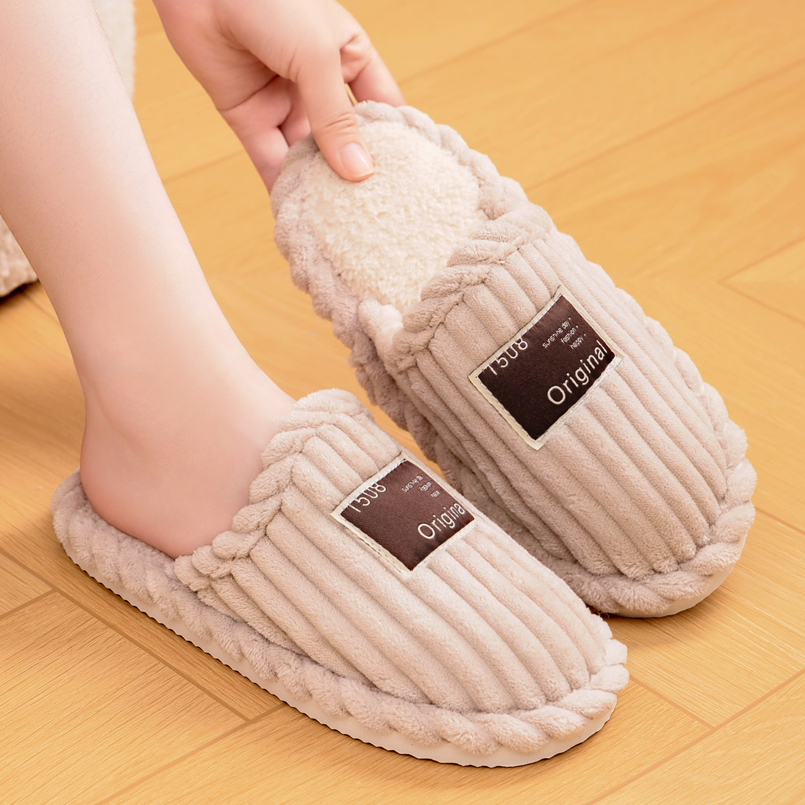 TEMU is sending out a new winter home cotton slipper for women. It's a popular casual and versatile thickened one-foot slipper full figure