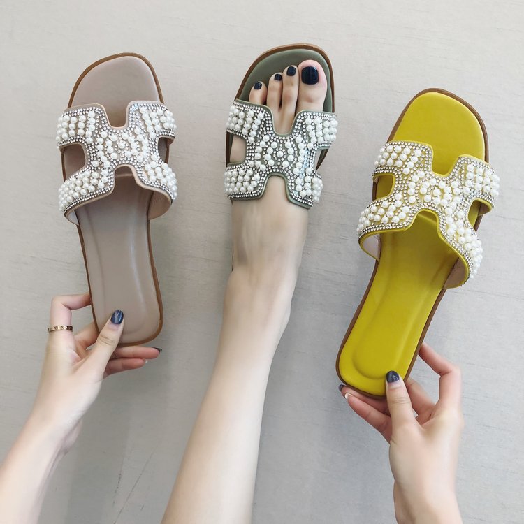 2025 Summer New Women's slippers, flat-bottomed casual one-shoulder flip-flops, pearl women's trendy flip-flops, internet-famous wearing flip-flops full figure