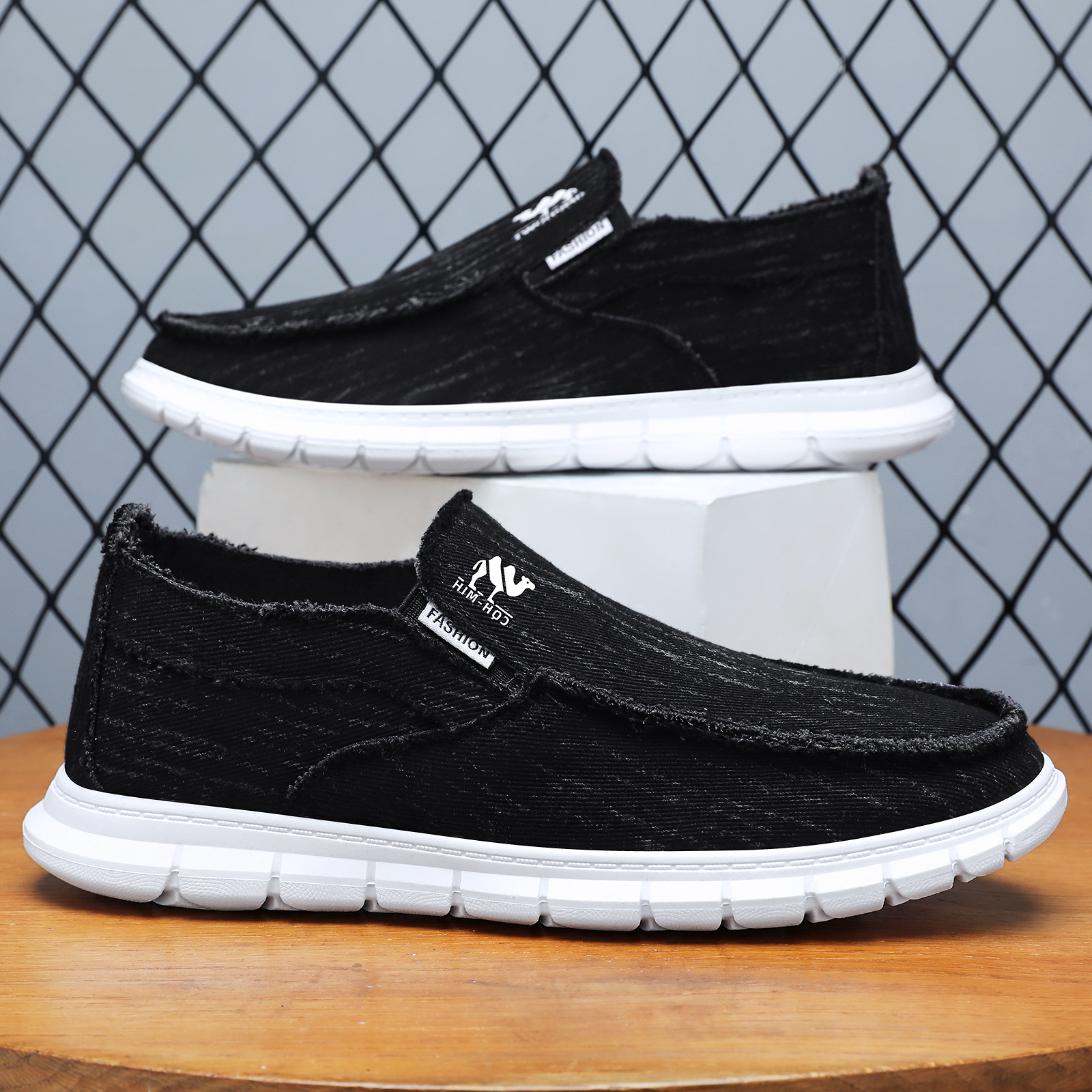 New men's shoes, old Beijing cloth shoes, breathable and versatile canvas shoes, soft-soled and durable, men's one-step dad shoes details Picture