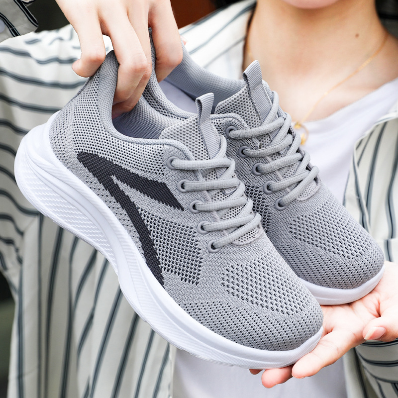 Custom-made running shoes for the autumn new style of foreign trade women's shoes are selling well. Large-sized cross-border shoes soft-soled casual sports shoes for women details Picture