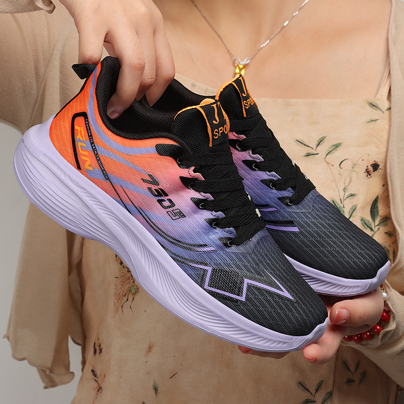 Wholesale of women's autumn new breathable mesh Korean style fashionable casual shoes, couple style marathon running shoes Application Scenario