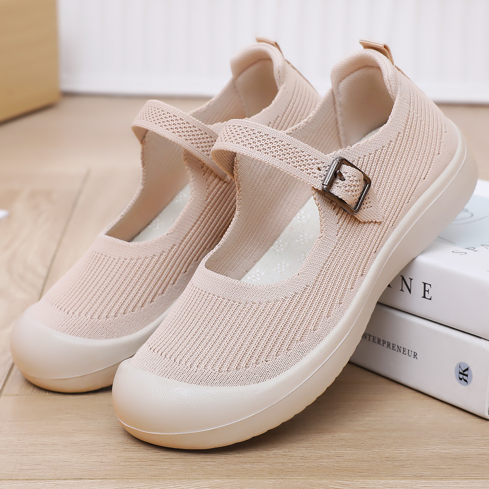 New breathable single shoes for women, factory direct sales, not tiring feet, casual shoes with hollowed-out design, versatile and comfortable women's shoes, consignment full figure