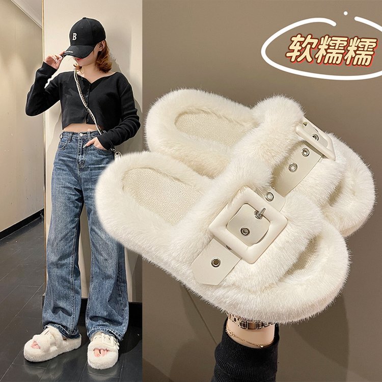 A niche Instagram trendy influencer's thick-soled, versatile outerwear casual fleece one-shoulder cotton slippers for autumn and winter full figure