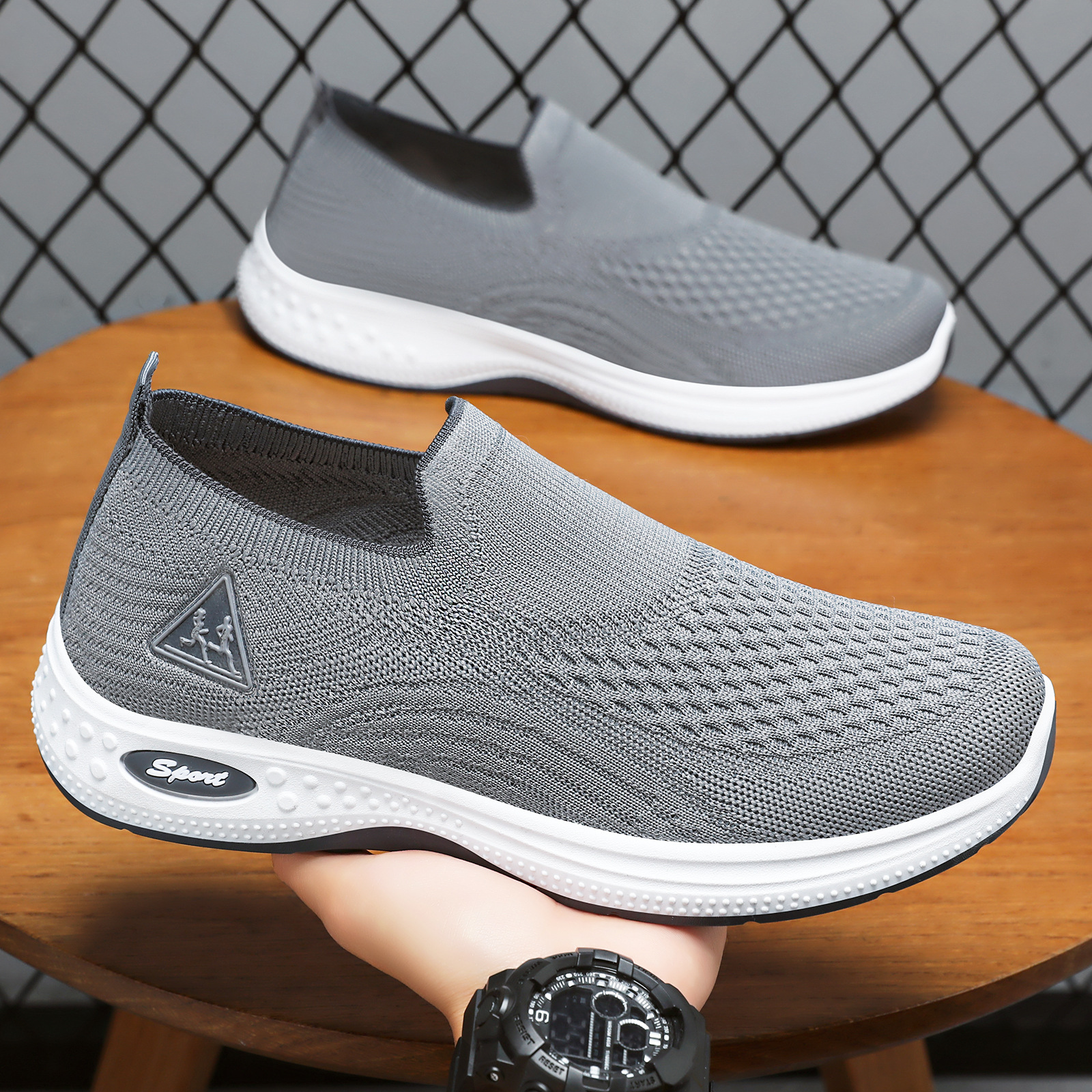 New men's shoes for autumn: Breathable single shoes with soft soles that don't feel stuffy. Dad shoes that are versatile and comfortable. Old Beijing cloth shoes for men full figure