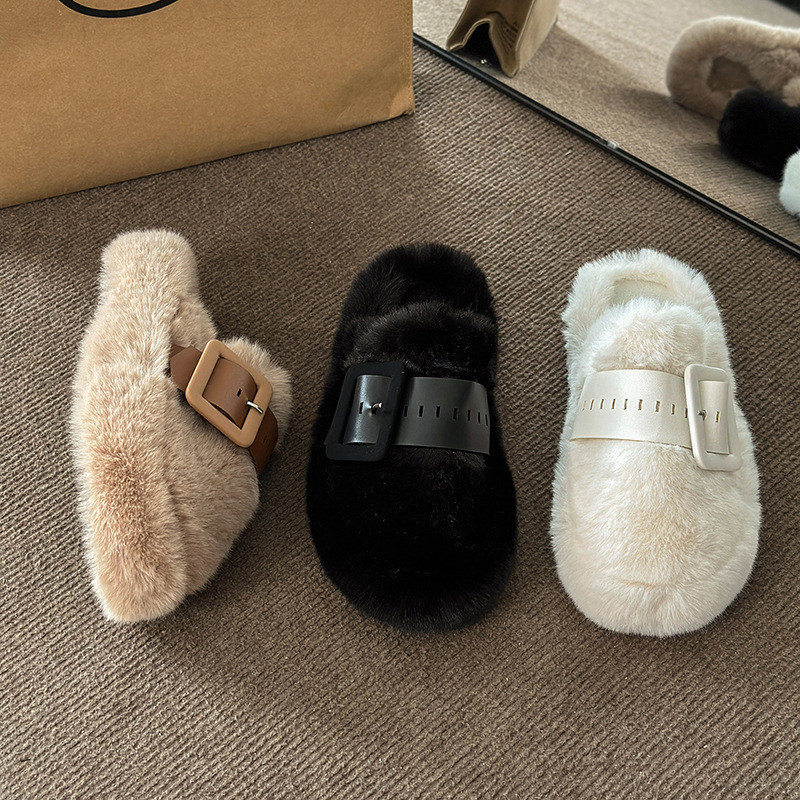 Wholesale of thick-soled, headband, furry slippers for women to wear outside in the winter of 2025, with belt buckles, fashionable and warm plush slippers full figure
