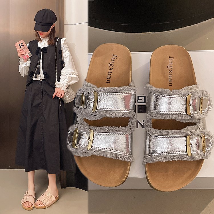 Thick-soled slippers for women's summer outerwear, a new fairy-style French retro beach soft casual and niche Birken flip-flops full figure