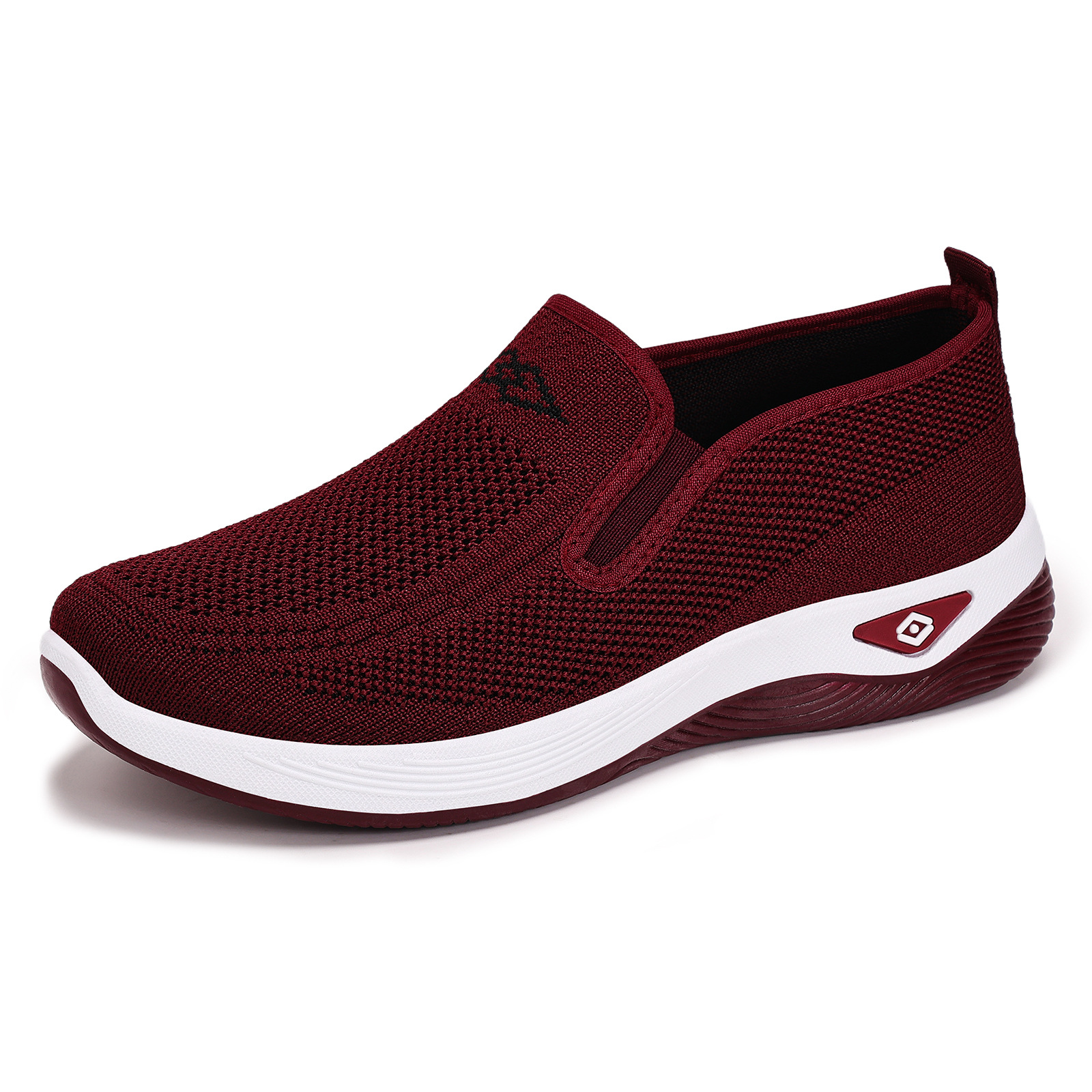 Old Beijing Cloth Shoes 2025 Summer wholesale and distribution: Breathable, lightweight and comfortable shoes for the elderly, casual shoes for middle-aged and elderly mothers Item Picture