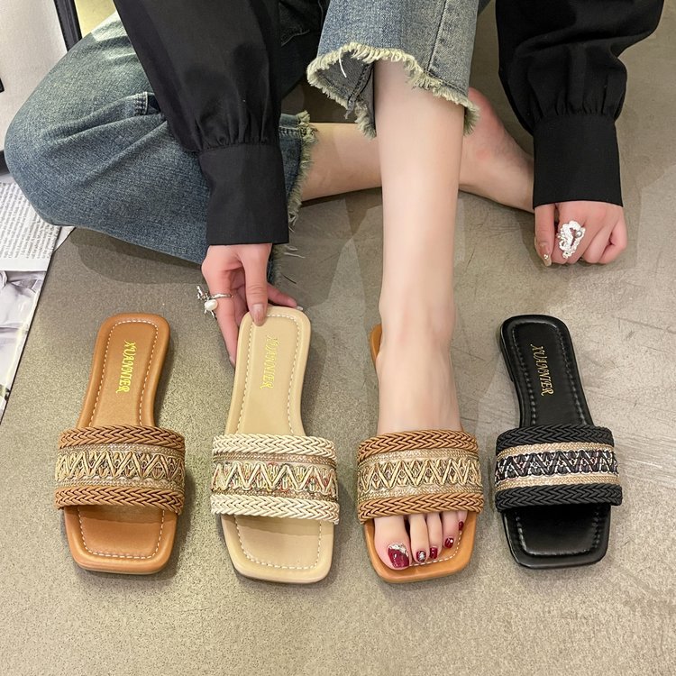 Ethnic-style fisherman's cool slippers for women to wear outside in summer, large-sized straw woven sweat-absorbing flat flat casual one-shoulder slippers details Picture