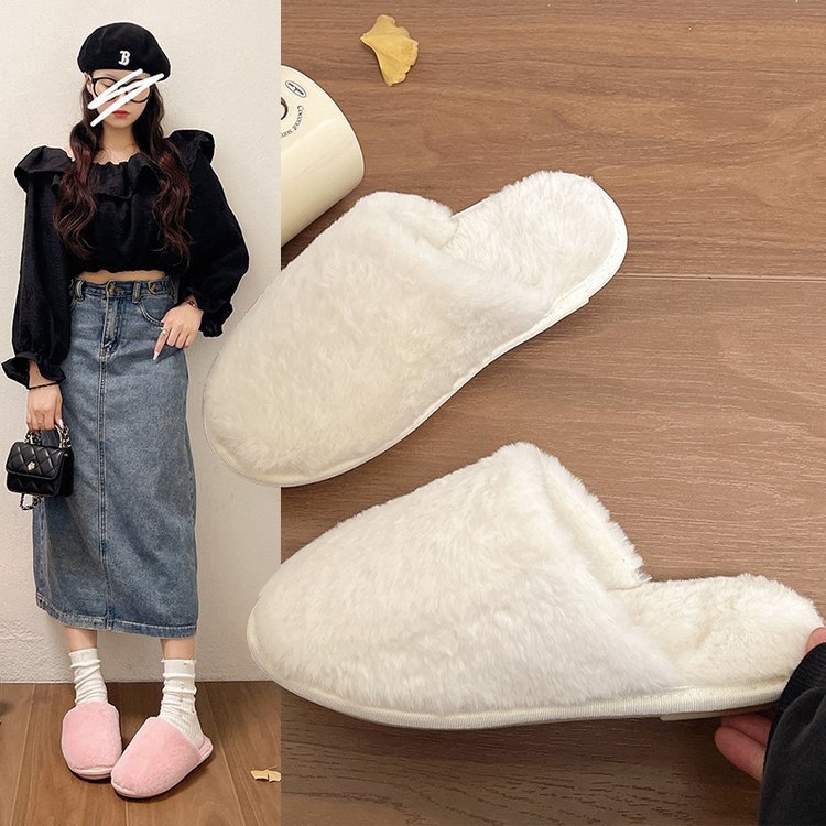 In the autumn and winter of 2025, there are fashionable, niche, simple and comfortable women's ins flat flat indoor and outdoor slippers and women's shoes full figure