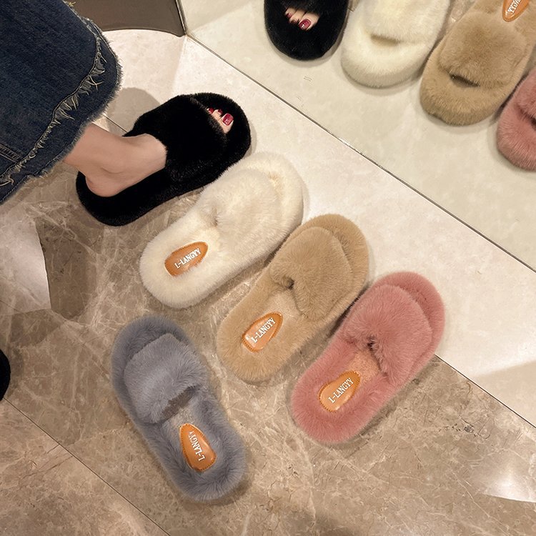The new thick-soled, one-shoulder, and popular cotton slippers for pregnant women in the 2025 autumn and winter season details Picture