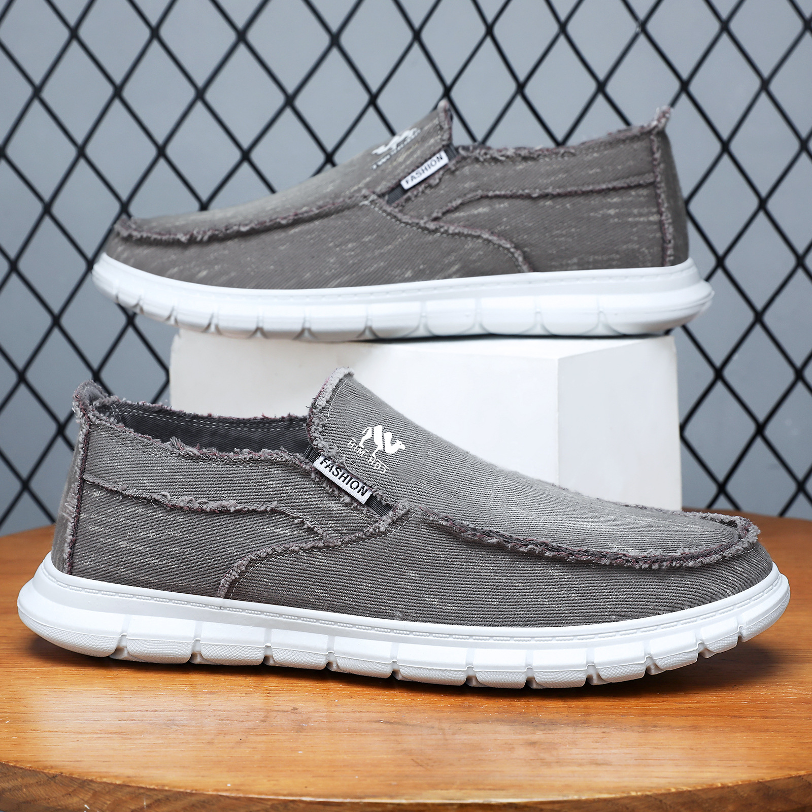 New men's shoes, old Beijing cloth shoes, breathable and versatile canvas shoes, soft-soled and durable, men's one-step dad shoes full figure