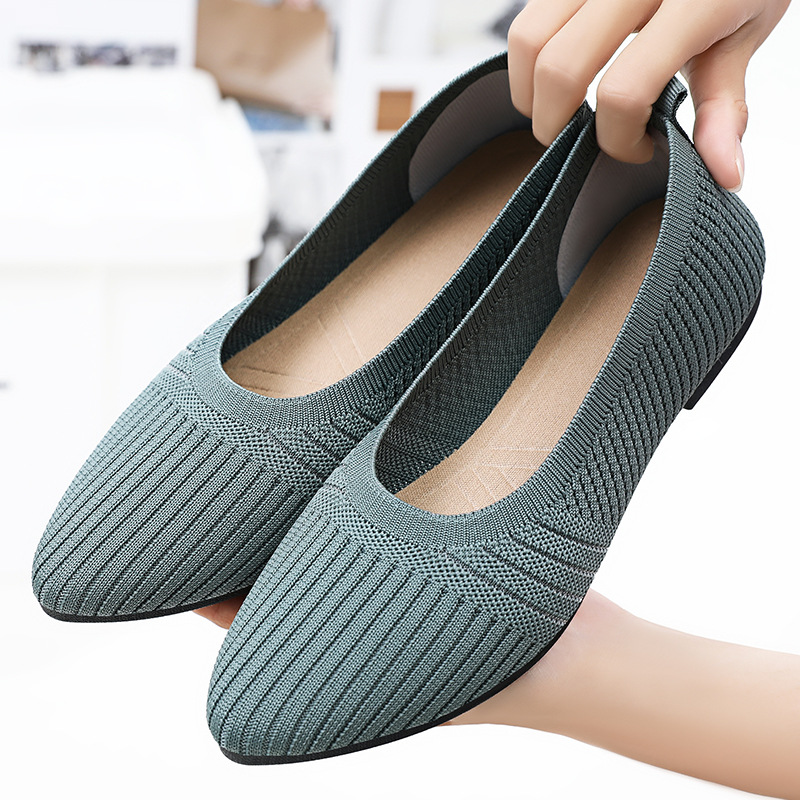 shoes for Women 2025 Summer New pointed-toe flat shoes, fashionable single shoes, sent by the manufacturer, breathable mom shoes full figure