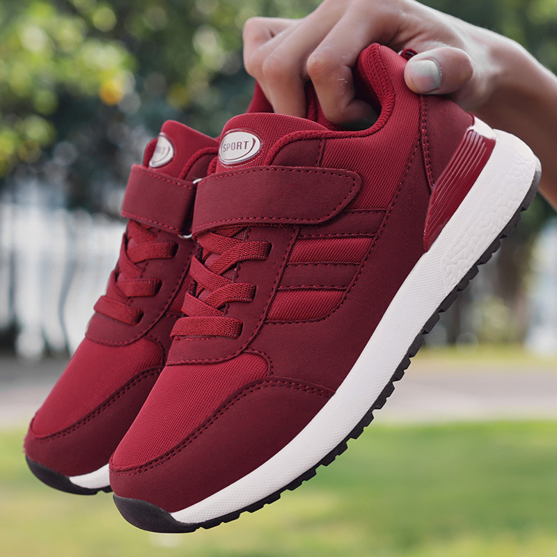 Kangtai Shoe Factory's autumn collection of sports shoes for middle-aged and elderly people: Mom shoes, soft-soled casual couple shoes, Dad shoes, and walking shoes details Picture