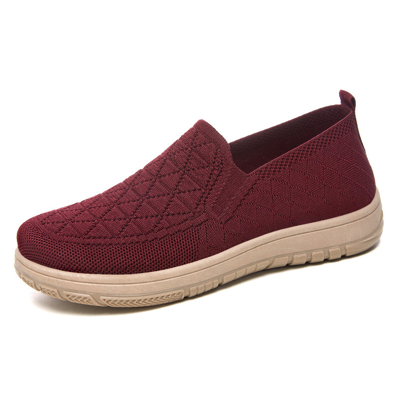 This is a new autumn collection of shoes for women. It features old Beijing cloth shoes with a shallow opening and flat bottom, soft soles, and is comfortable and versatile. It's a mom's shoe Item Picture