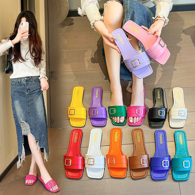 Spring 2025 Fashion, niche and versatile ins beach shoes, trendy flat slippers for bathing, home and outdoor wear full figure