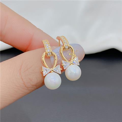 Pearl bow earrings, sweet and unique Korean earrings for women, 2026 new trendy and fashionable French style earrings detail image 3