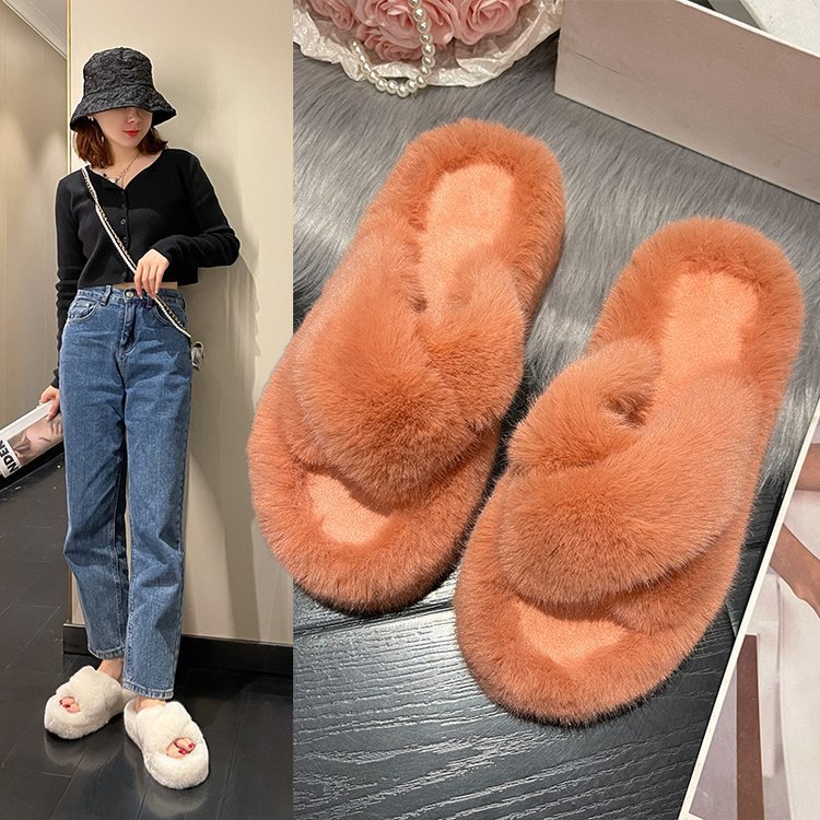 2025 Autumn and winter casual thick-soled, versatile, fashionable and niche Instagram cross fleece fleece slippers full figure