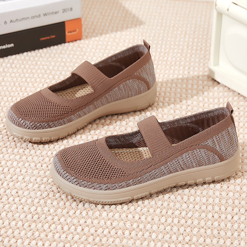 New breathable summer shoes for women, one-step mom shoes, old Beijing cloth shoes, soft-soled casual women's shoes, versatile single shoes full figure