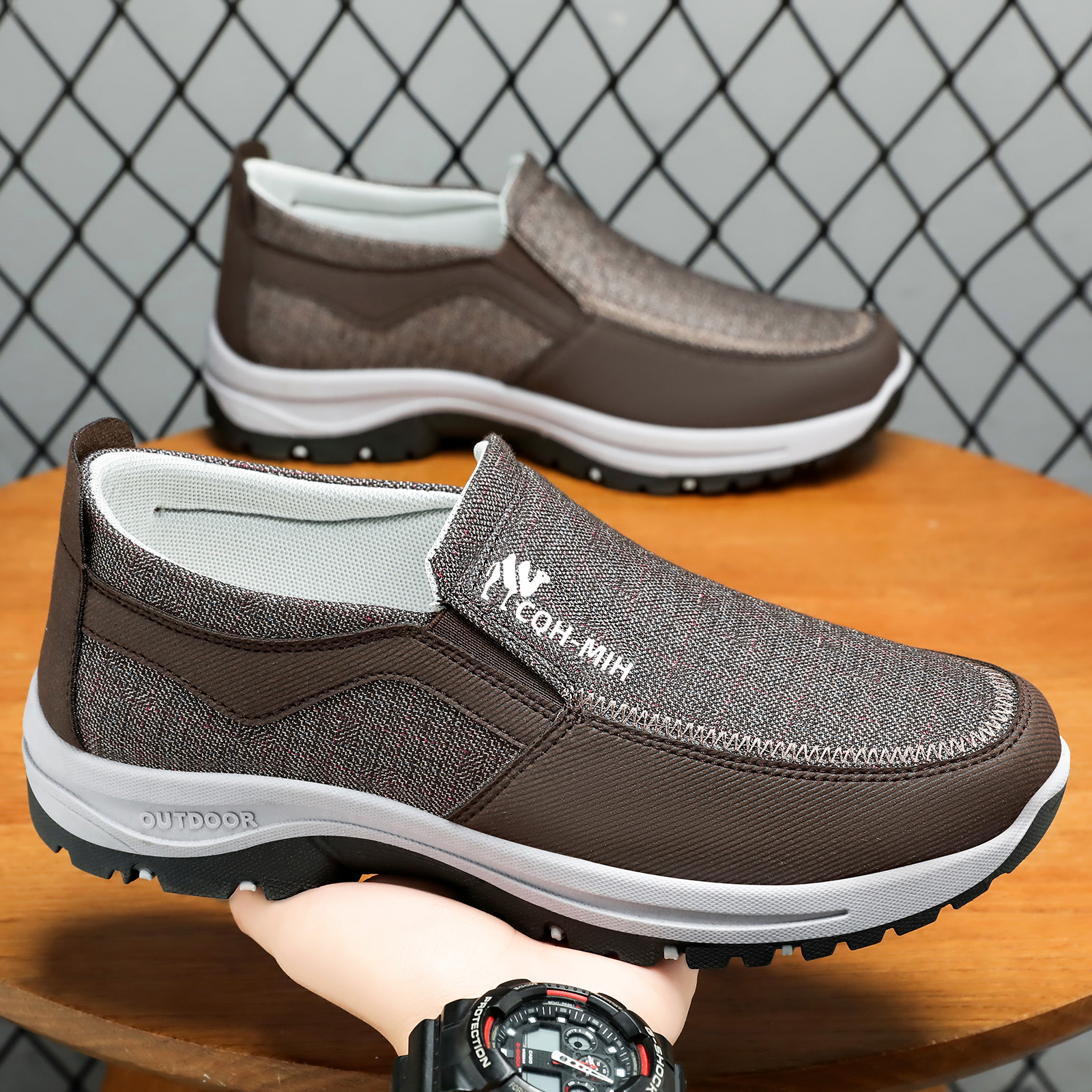 Men's shoes, autumn anti-slip old Beijing cloth shoes, middle-aged and elderly walking shoes, breathable and versatile, one foot on dad's shoes details Picture