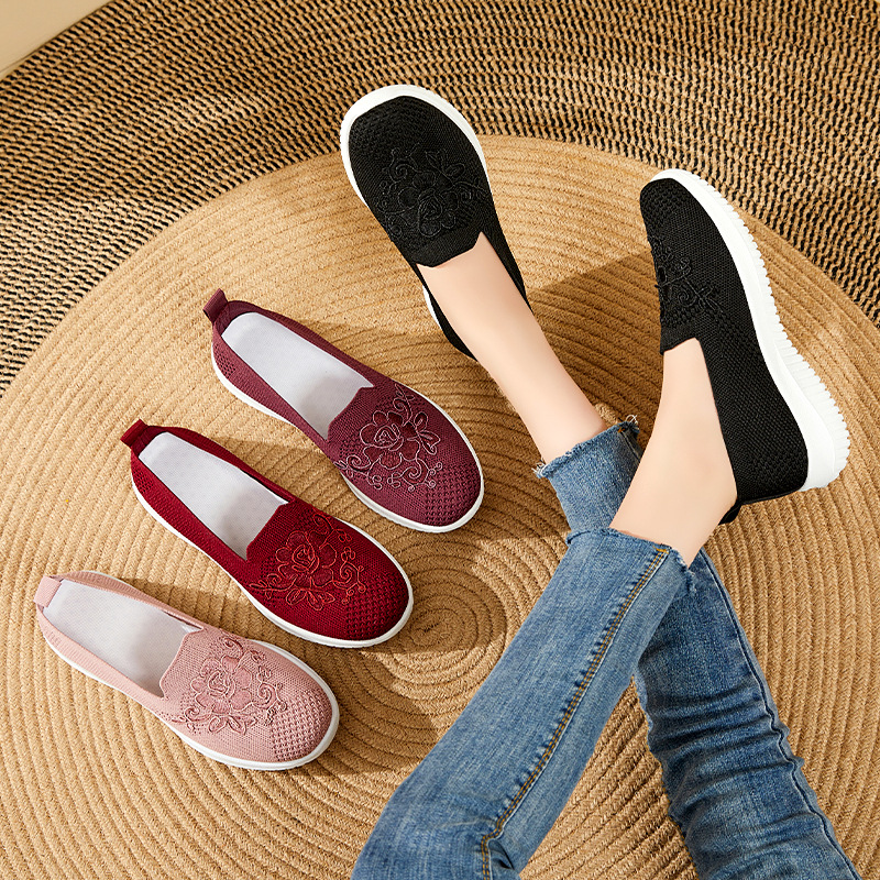 Shoe Women 2025 Autumn Old Beijing cloth shoes Embroidered mom shoes Shallow-moused one-step women's shoes factory breathable and comfortable Specification drawing