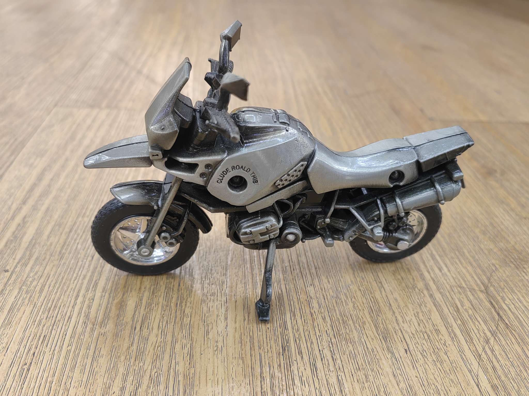 金属工艺品实物图