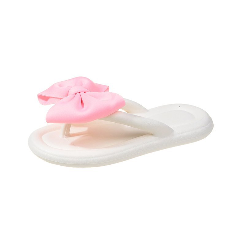 The popular cartoon flip-flops for women in the summer of 2025 are candy-colored flip-flops with flip-flops and a flat bottom. They are fashionable and suitable for outerwear Item Picture