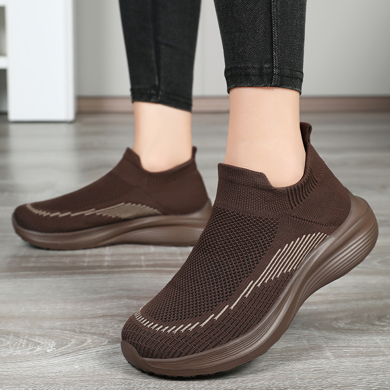 Women's shoes 2025 autumn cross-border consignment shoes, plus-size shoes, women's cloth shoes, one-foot sock shoes, mom shoes details Picture
