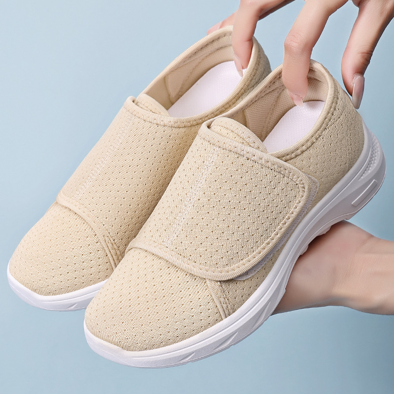 New and versatile women's shoes, convenient Velcro shoes for the elderly, walking shoes for middle-aged and elderly people, soft-soled shoes that don't cause foot fatigue, mom's shoes full figure
