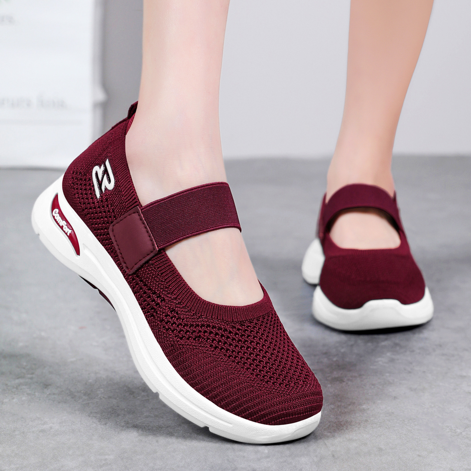 Women's autumn collection shallow-mouthed cross-border distribution women's shoes, comfortable Velcro shoes for middle-aged and elderly mothers, soft-soled walking shoes full figure