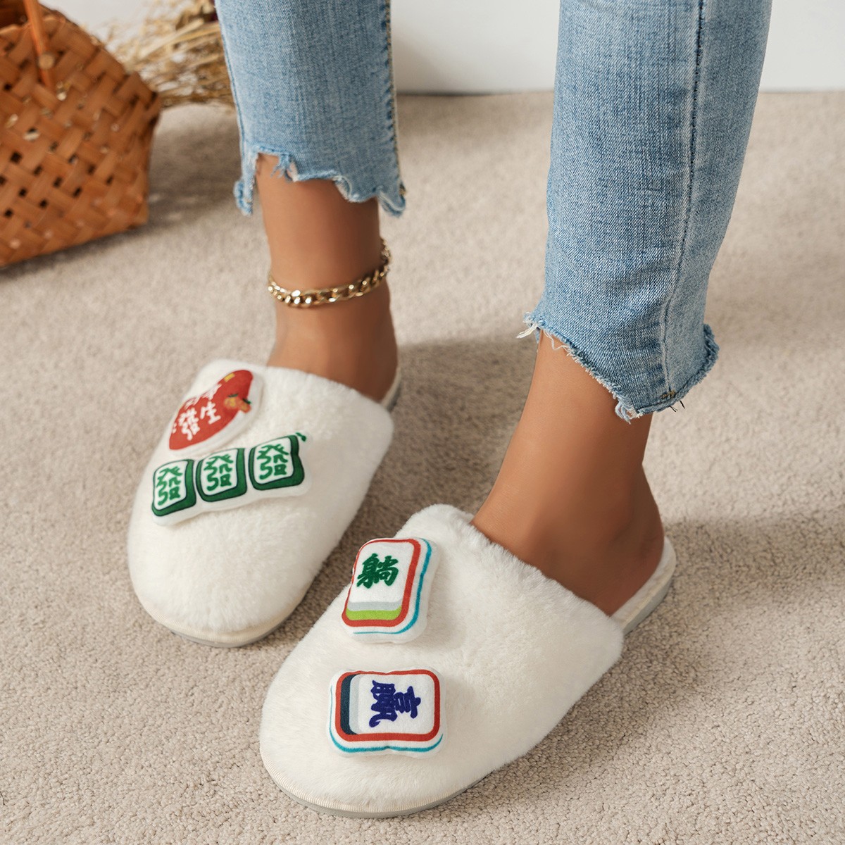 Wholesale of new fashion home indoor and outdoor wool cotton slippers for women's size 2025 autumn and winter on cross-border Amazon Application Scenario