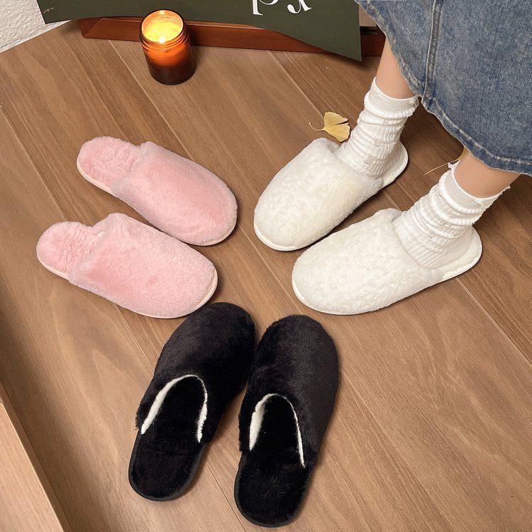 In the autumn and winter of 2025, there are fashionable, niche, simple and comfortable women's ins flat flat indoor and outdoor slippers and women's shoes details Picture