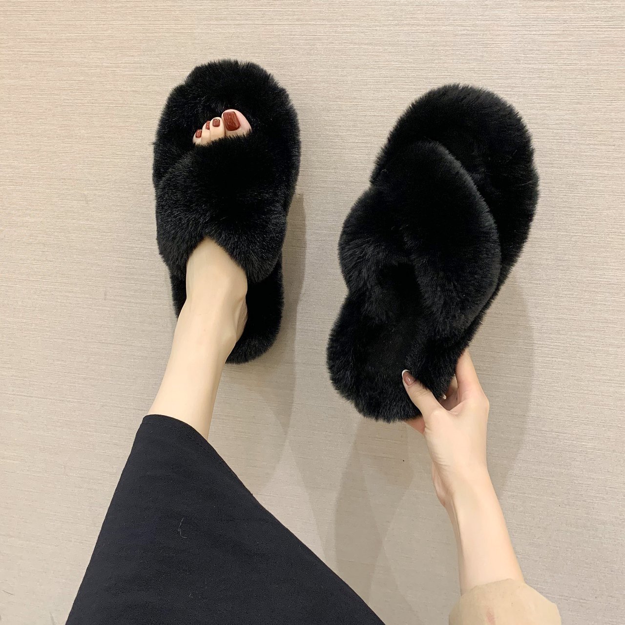MAO MAO Slippers Women's outerwear 2025 Autumn/Winter New Korean-style flat heel popular Instagram home lazy cool slippers Application Scenario