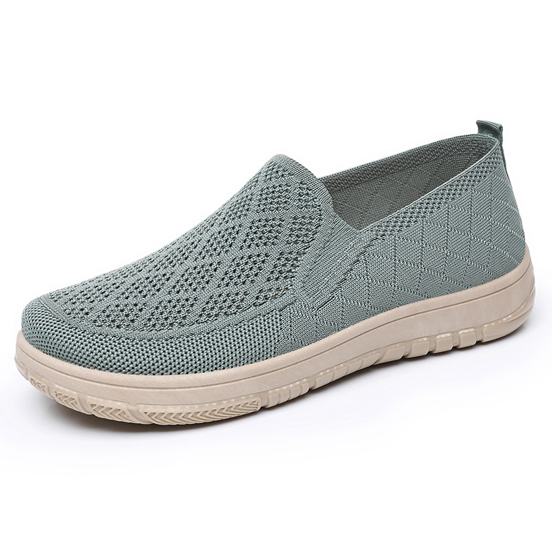 New casual shoes that are versatile for women. Old Beijing cloth shoes, shallow and flat shoes, soft soles, comfortable mom shoes Item Picture