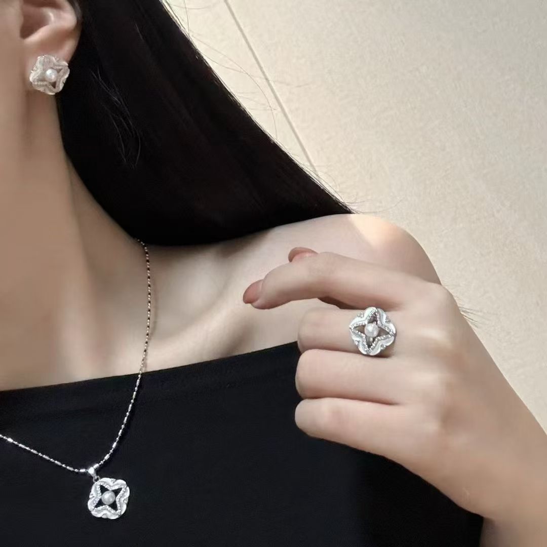 天然深海白贝母镶嵌女轻奢新款气质爆款来袭诸暨淡水珍珠珍珠项链首饰项链白底实物图