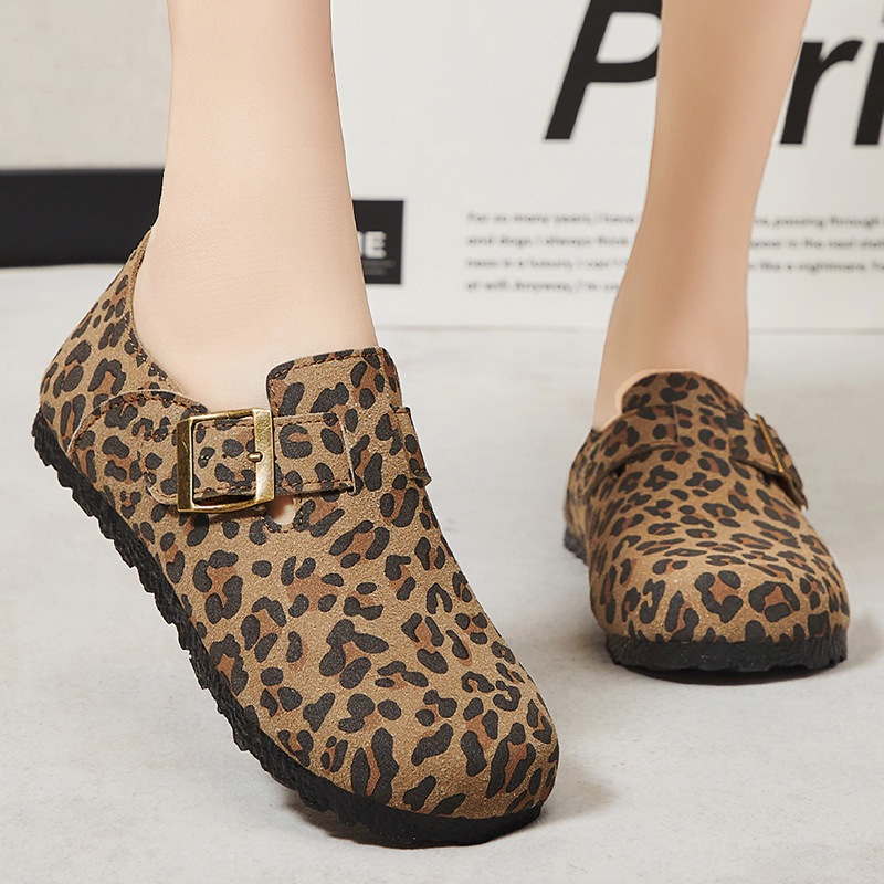 This is a new autumn collection of shoes for women, featuring a high-end, versatile, fashionable and casual style. The leather upper is thin and the soles are soft, not tiring to the feet. It's a gift single shoe Specification drawing