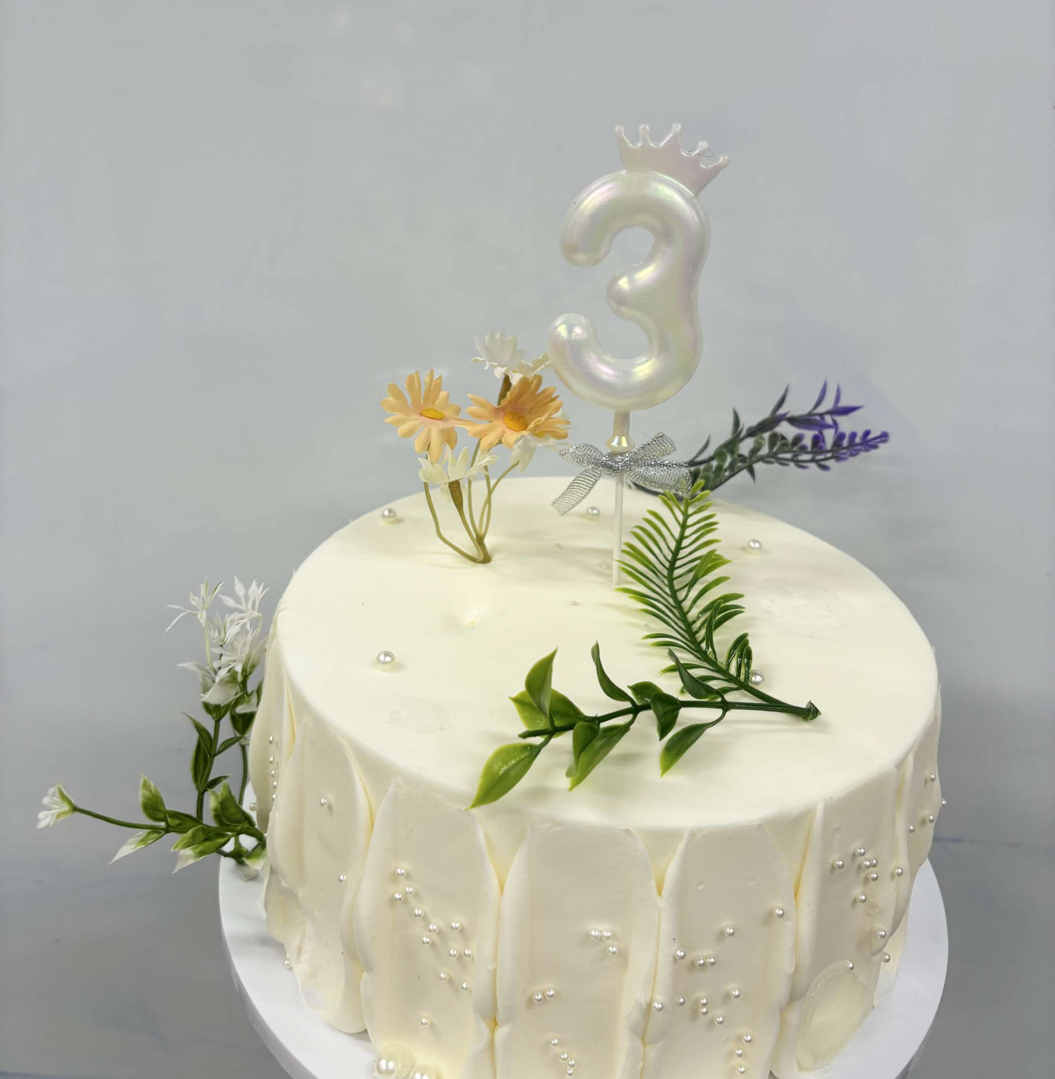 "Flowing Light Digital Birthday Cake decoration.