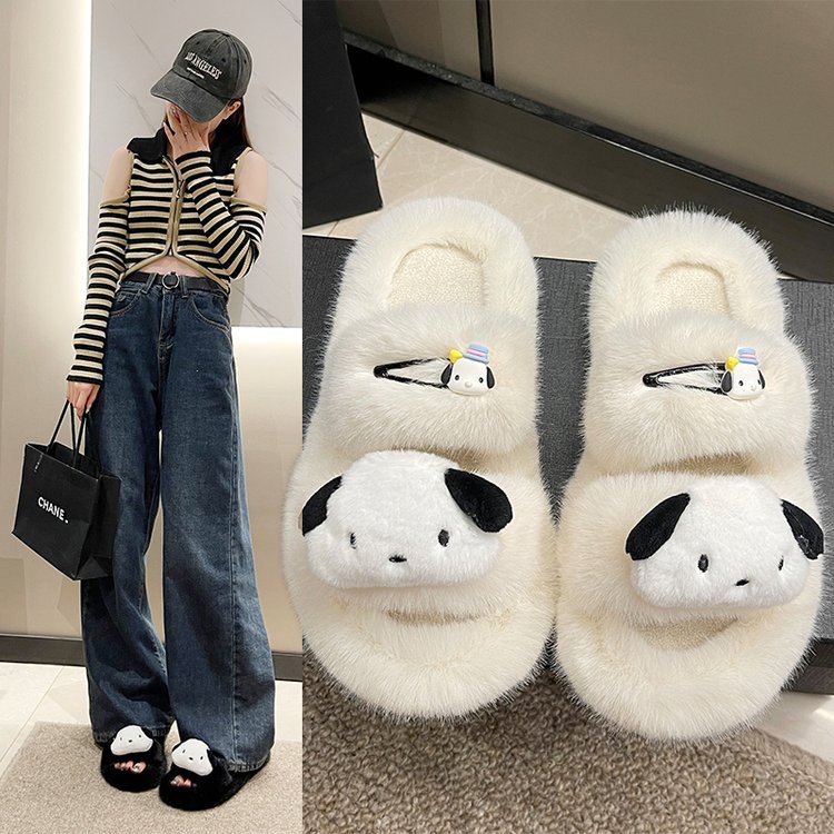 This is a trendy and cute cotton slipper for women to wear at home in autumn and winter, with a flat bottom full figure