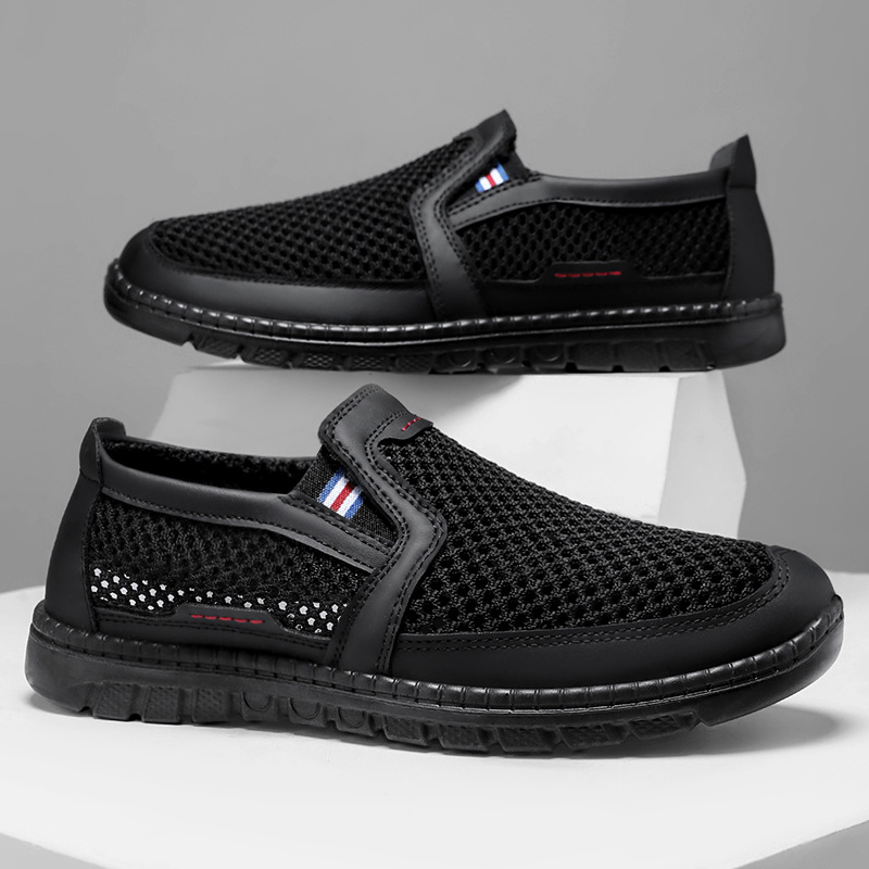 Summer men's shoes with mesh, soft soles, light and not tiring to the feet, old Beijing cloth shoes, large-sized dad shoes for middle-aged and elderly people full figure