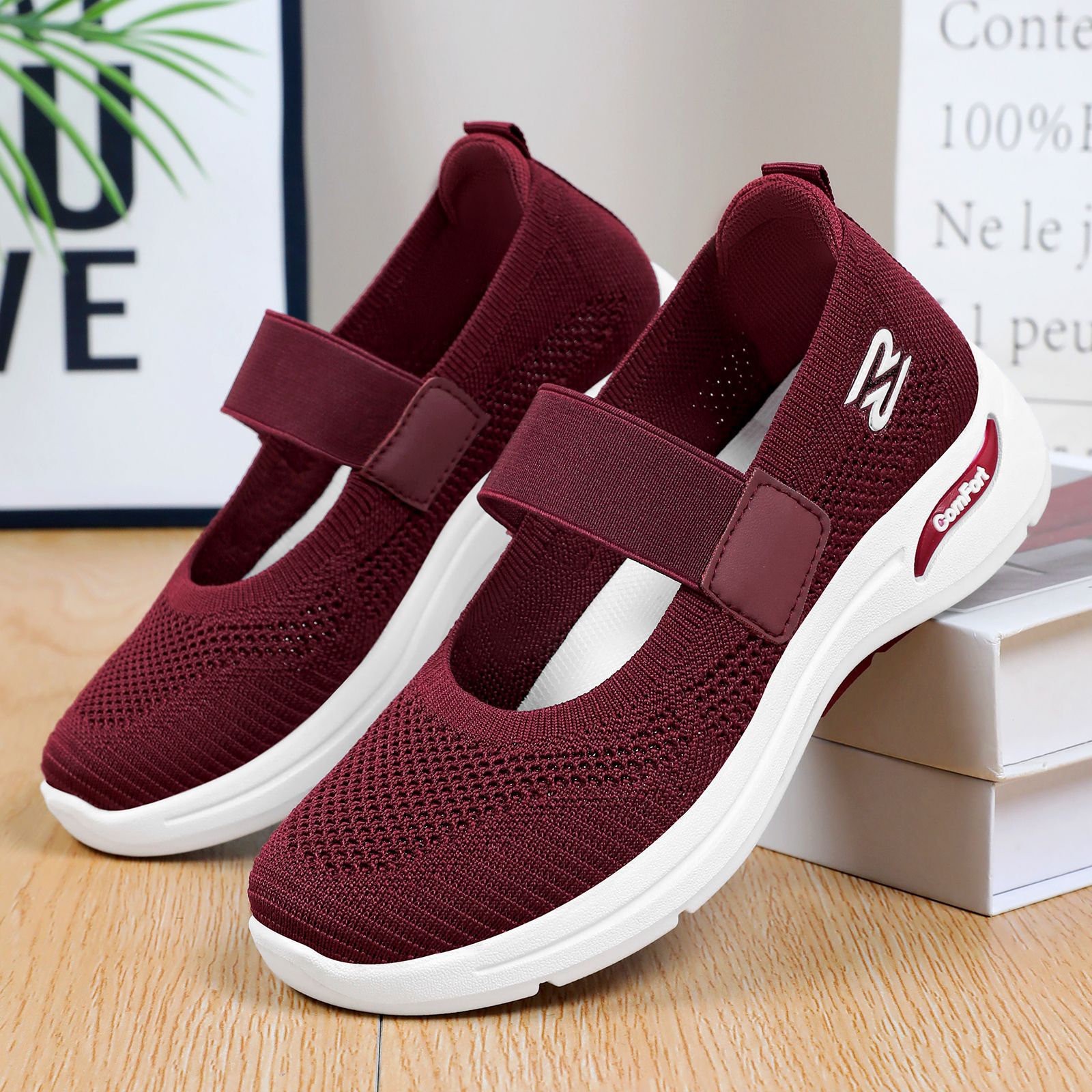 Women's versatile shoes, shallow mouth cross-border shipping women's shoes, comfortable Velcro shoes for middle-aged and elderly mothers, soft-soled walking shoes full figure