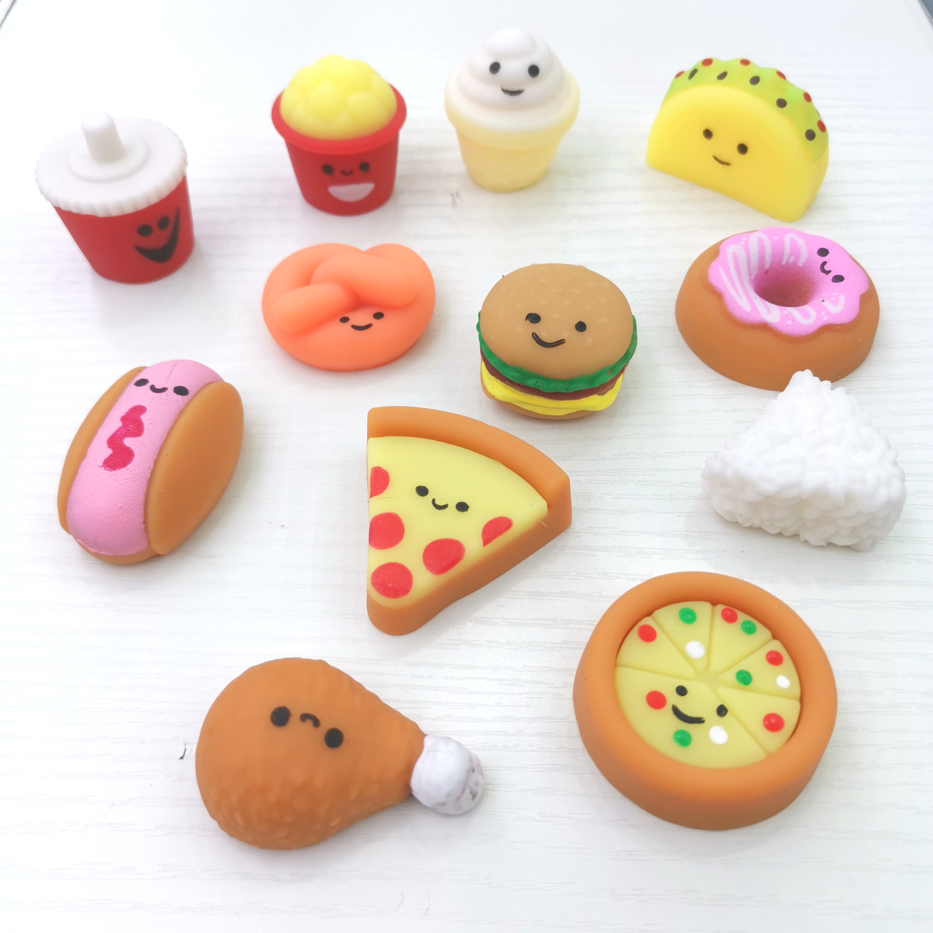 盲盒食玩实心卡通公仔发泄球地推卡通捏捏乐萌宠团子玩具