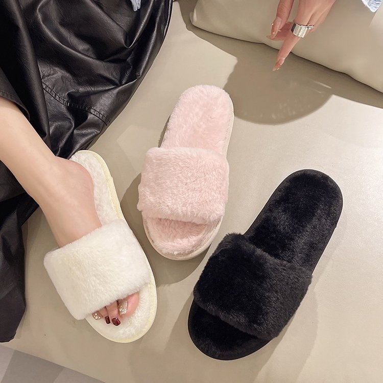 The 2025 new style of fashionable casual home woolen slippers are flat and anti-slip Application Scenario