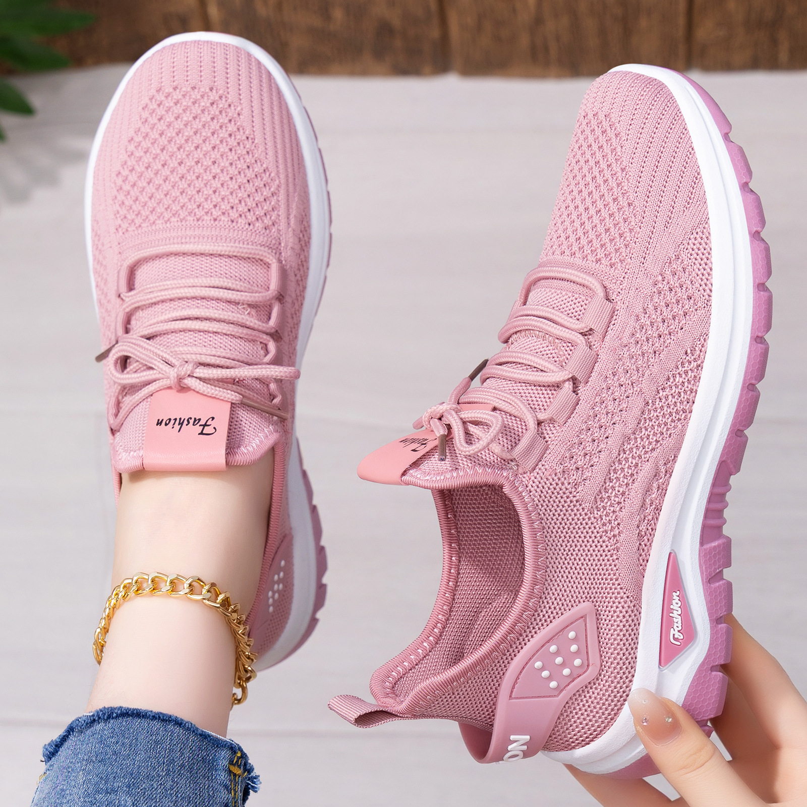 Women's shoes for autumn 2025 new style, single shoes with soft soles, not tiring to the feet, breathable mesh, versatile mesh, fashionable and casual sports shoes full figure
