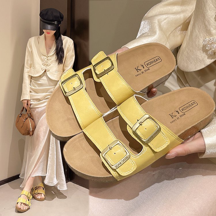 The thick-soled sponge cake slippers for women's summer outerwear are a new retro style that pairs well with skirts and height-increasing Birken flip-flops details Picture