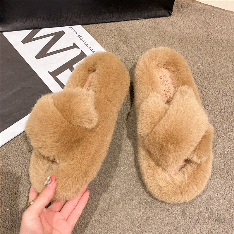 Cross-fur slippers for women's autumn and winter, new solid-color fashionable outerwear slippers for home warmth, plush slippers Application Scenario